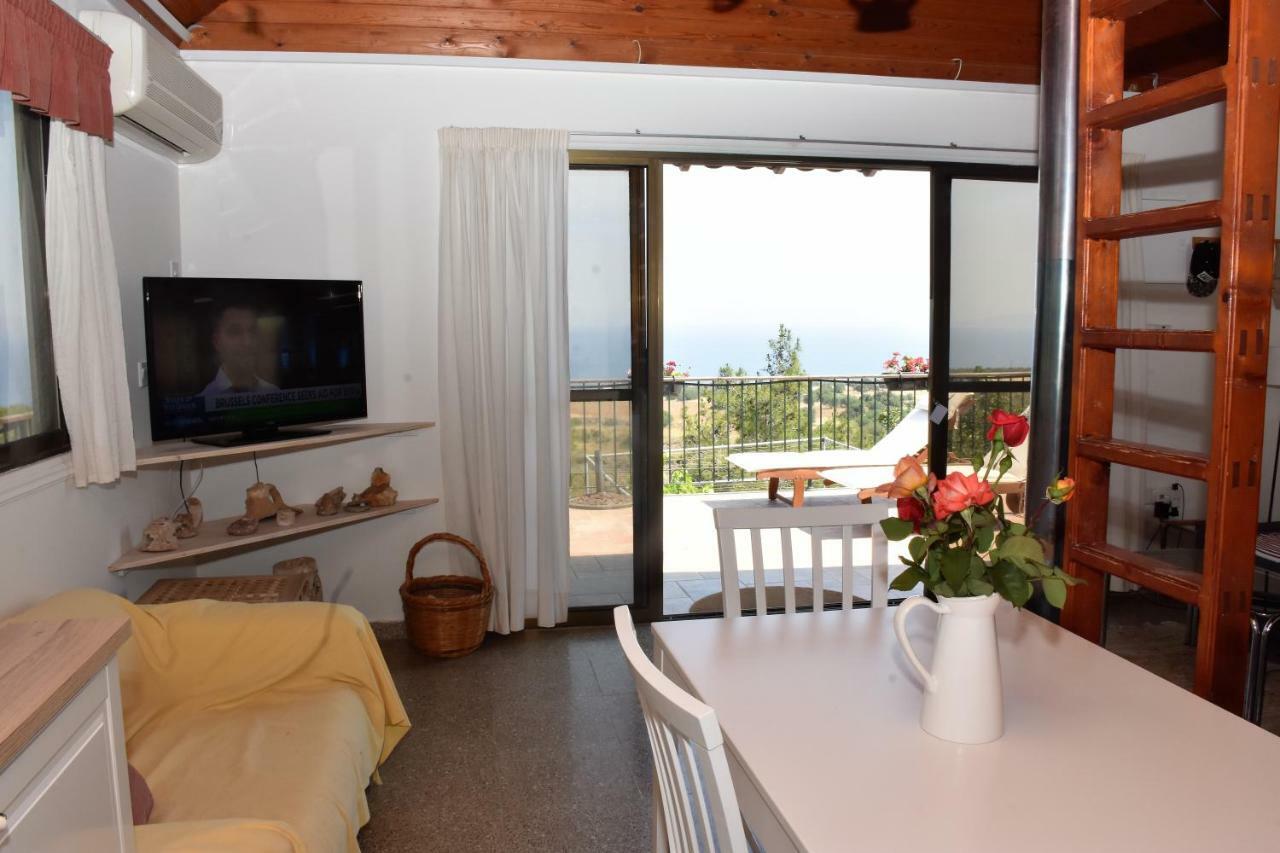 Philip'S Holiday House Neo Chorio Exterior photo